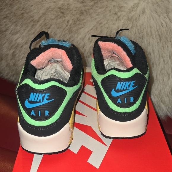 Nike Air Max 90 PRM, Faux Fur- Lined Neon Colorway Sneakers, sz 11.5 W, 10 M - Picture 3 of 8
